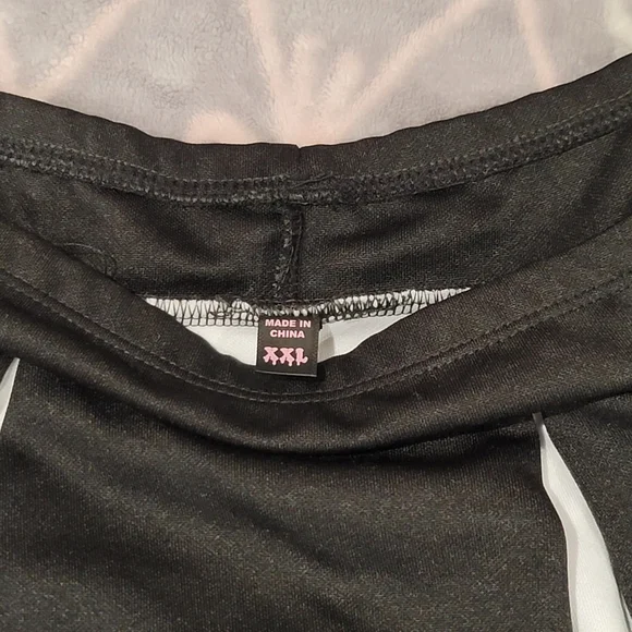 💀🎃Dolls Kill MINI Cheerleader Skirt With Skulls🎃💀 - Picture 2 of 2